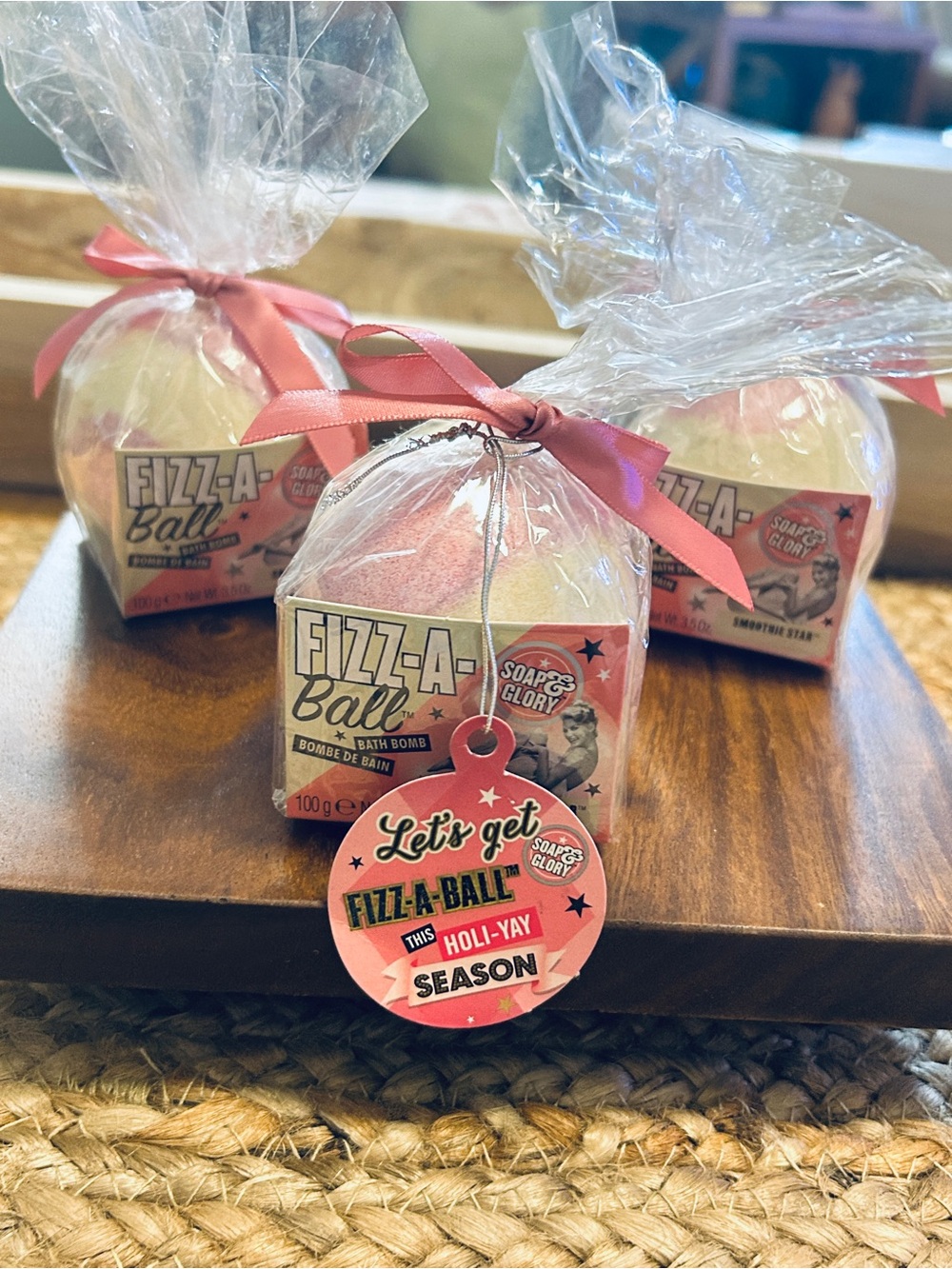 Soap & Glory Fizz-A-Ball Bath Bomb — Pink - Smoothie Star